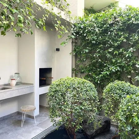 Charming Lapa With A Private Patio 아파트