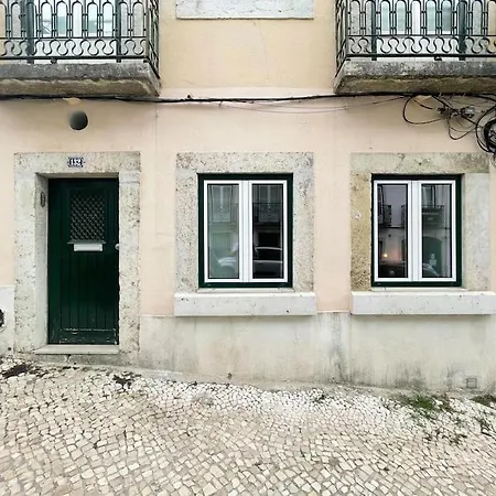 Charming Lapa With A Private Patio * Lisbona