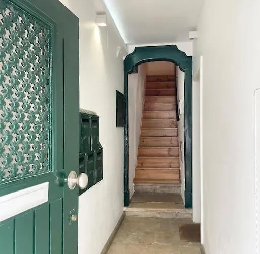 Appartement Charming Lapa With A Private Patio Lissabon