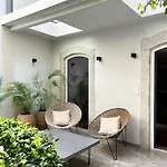 Charming Lapa With A Private Patio * Lisbon